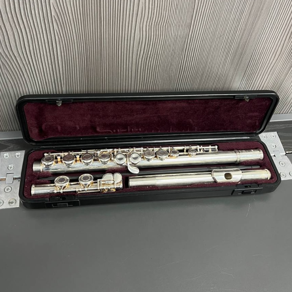 Yamaha Yamaha 211 Flute with Case Own4Less